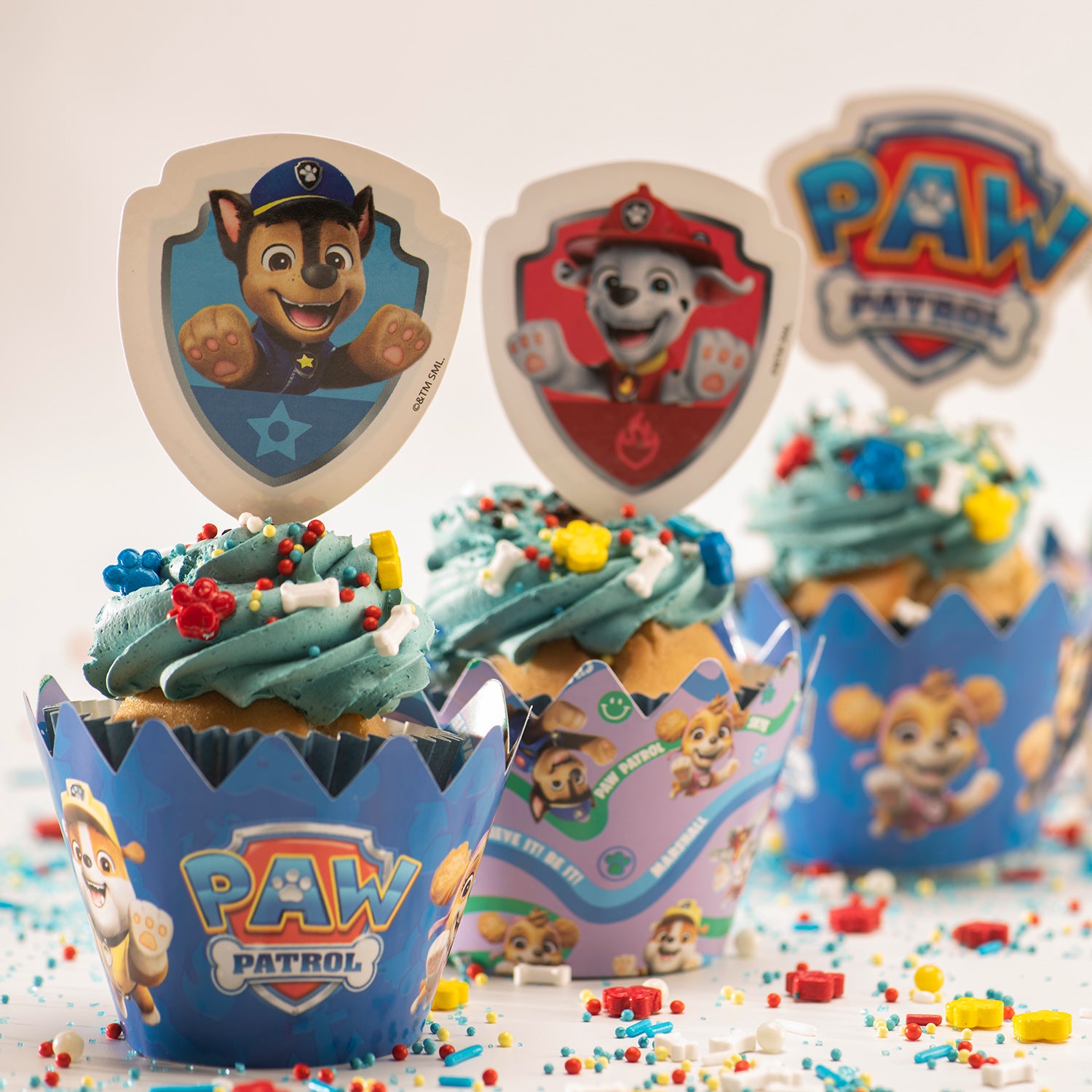 KIT DECORACION ENVOLTURA CUPCAKE CON TOPPERS PAW PATROL 12UD