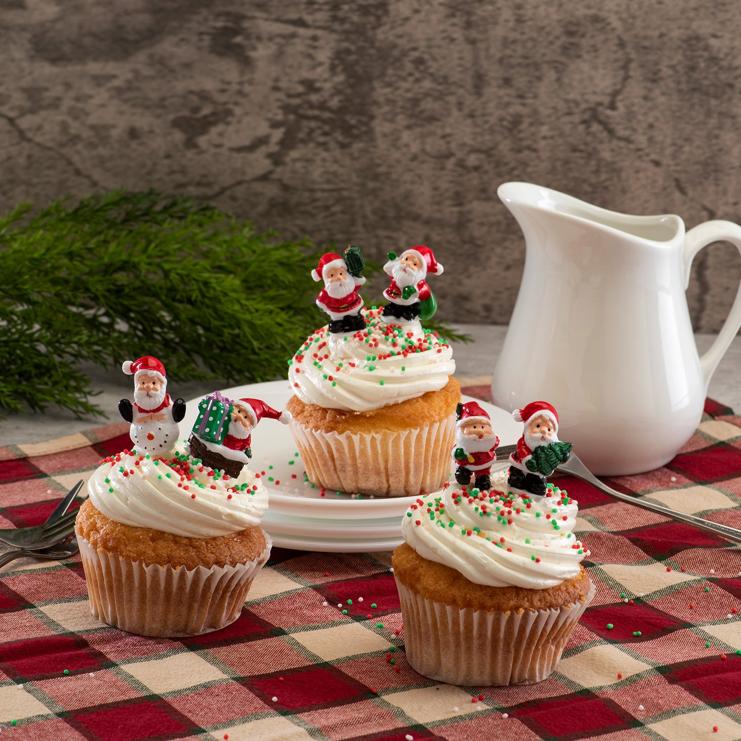 FIGURAS DE PLÁSTICO PAPÁ NOEL 8 MODELOS 3CM