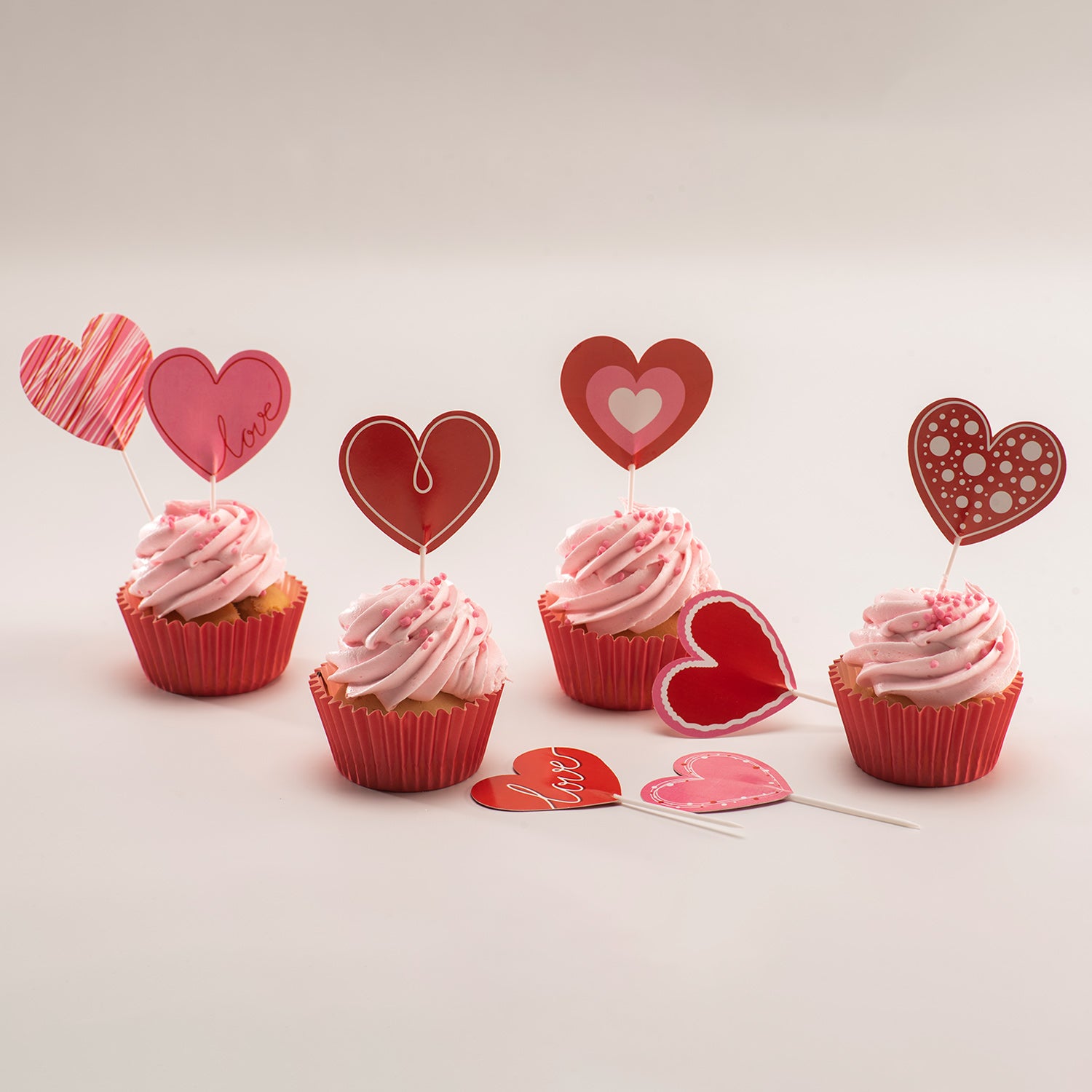 CAKE TOPPERS PAPEL CORAZONES 8 UNIDADES