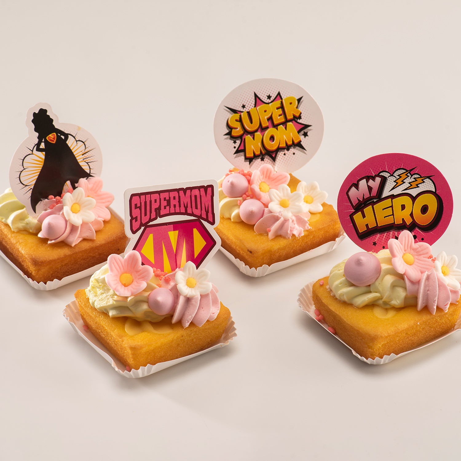 CAKE TOPPERS PAPEL SUPERMOM 4 MODELOS 8 UNIDADES
